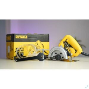 Máy cắt gạch Dewalt DW862-B1 1270W